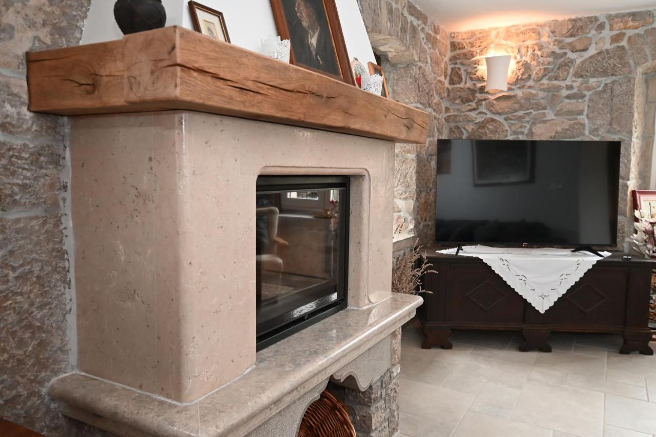 Villa Mavrici, Neighbors Free Buzet Kültér fotó