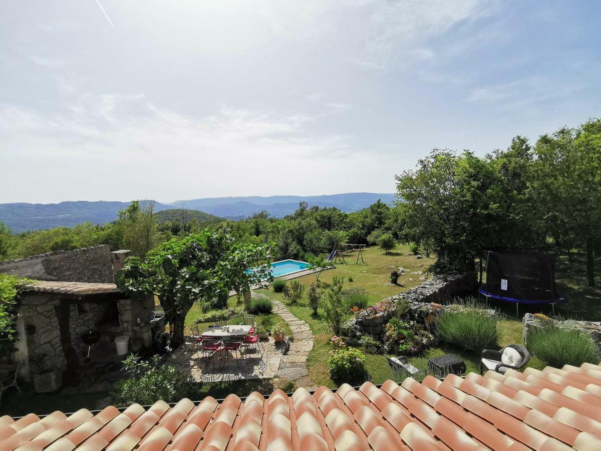 Villa Mavrici, Neighbors Free Buzet Kültér fotó