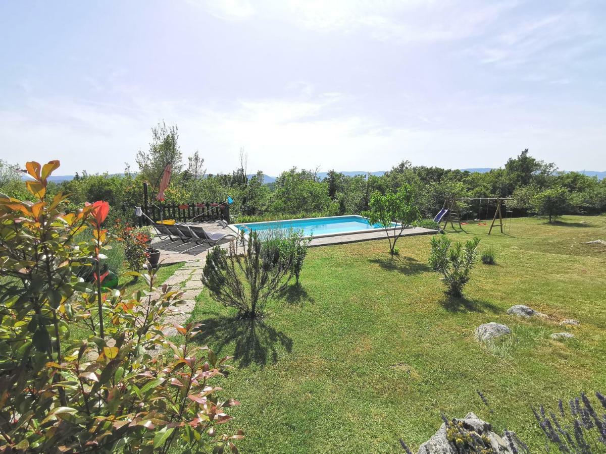 Villa Mavrici, Neighbors Free Buzet Kültér fotó