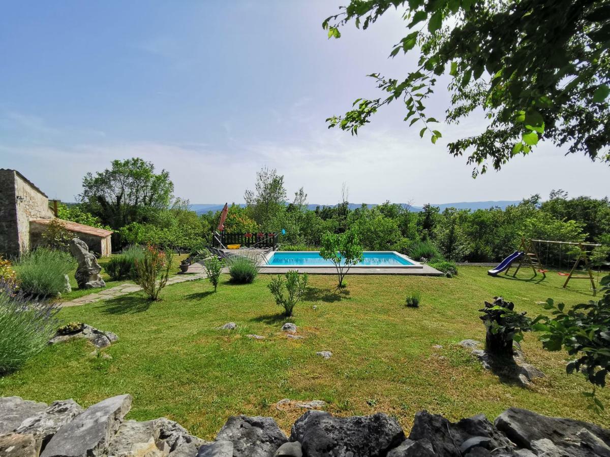 Villa Mavrici, Neighbors Free Buzet Kültér fotó